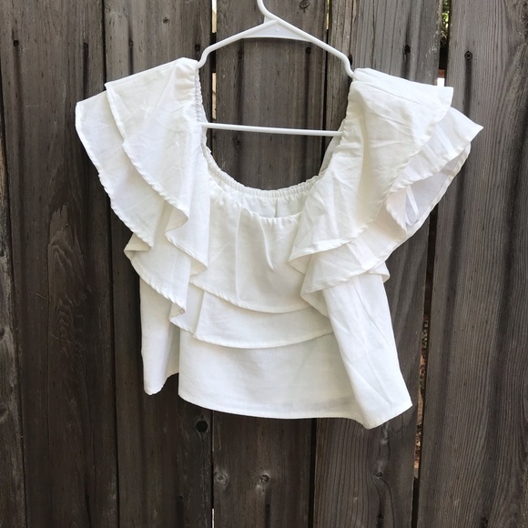 Ruffle off shoulder crop top - Picture 3 of 3